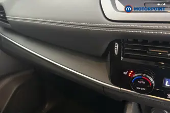 Nissan Qashqai N-Connecta Manual Petrol SUV - Stock Number (1683490) - 14th supplementary image