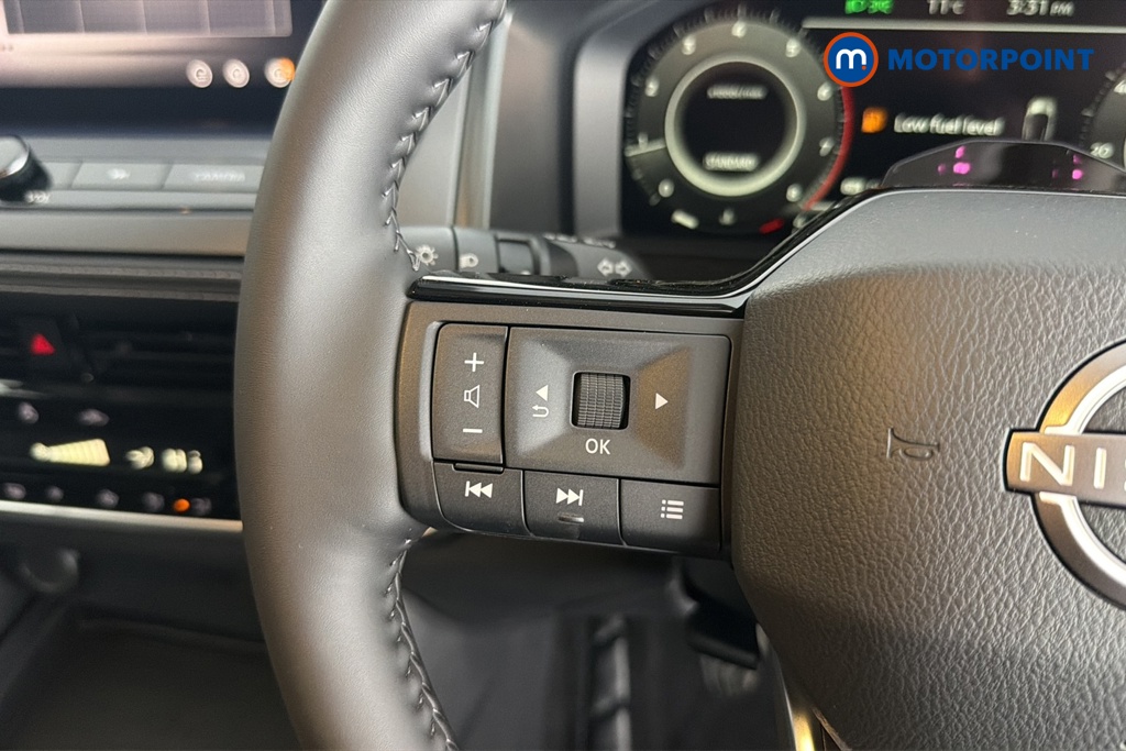 Nissan Qashqai N-Connecta Manual Petrol SUV - Stock Number (1683493) - 4th supplementary image
