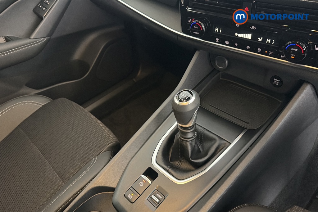 Nissan Qashqai N-Connecta Manual Petrol SUV - Stock Number (1683493) - 15th supplementary image