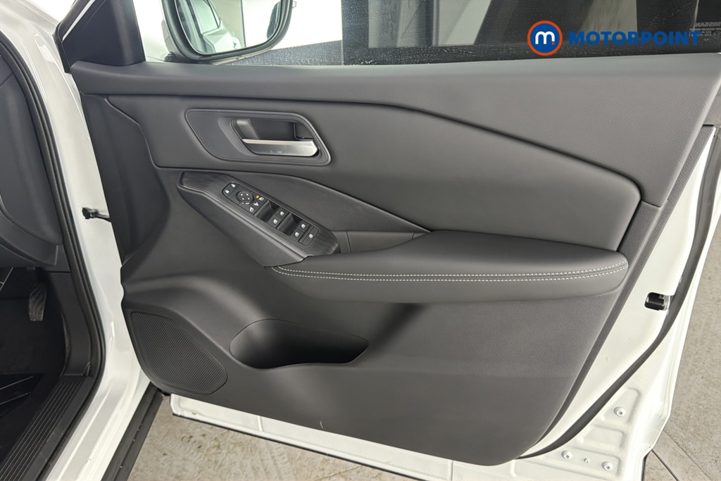 Nissan Qashqai Acenta Premium Manual Petrol SUV - Stock Number (1683494) - 18th supplementary image