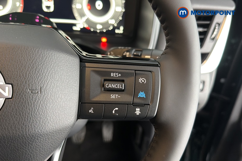 Nissan Qashqai N-Connecta Manual Petrol SUV - Stock Number (1683502) - 3rd supplementary image