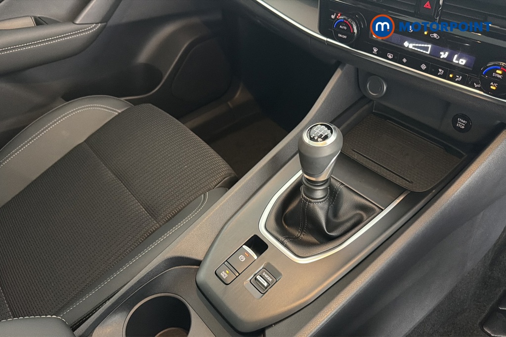 Nissan Qashqai N-Connecta Manual Petrol SUV - Stock Number (1683502) - 15th supplementary image