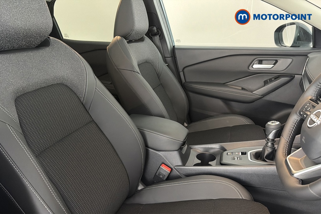 Nissan Qashqai N-Connecta Manual Petrol SUV - Stock Number (1683502) - 22nd supplementary image