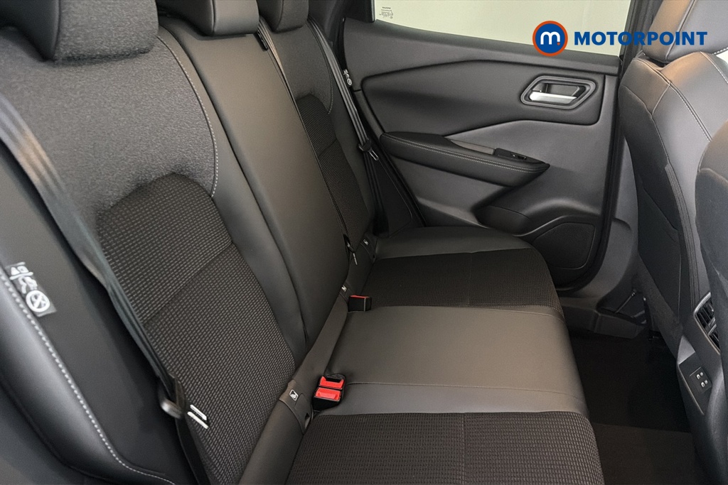 Nissan Qashqai N-Connecta Manual Petrol SUV - Stock Number (1683502) - 25th supplementary image