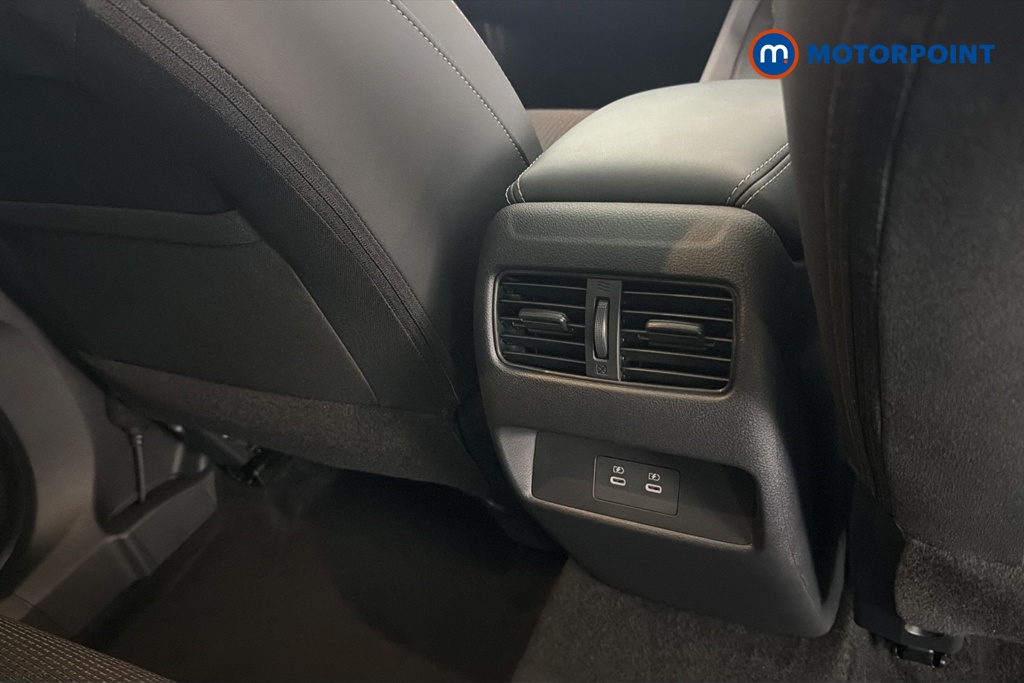 Nissan Qashqai N-Connecta Manual Petrol SUV - Stock Number (1683502) - 28th supplementary image