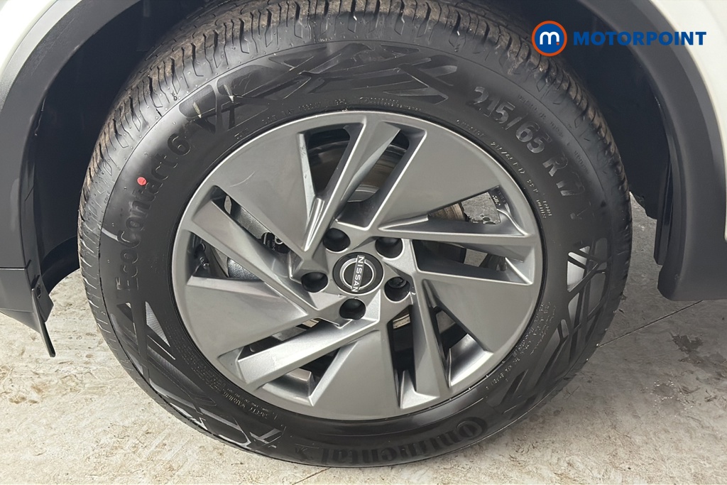Nissan Qashqai Acenta Premium Manual Petrol SUV - Stock Number (1683504) - 44th supplementary image
