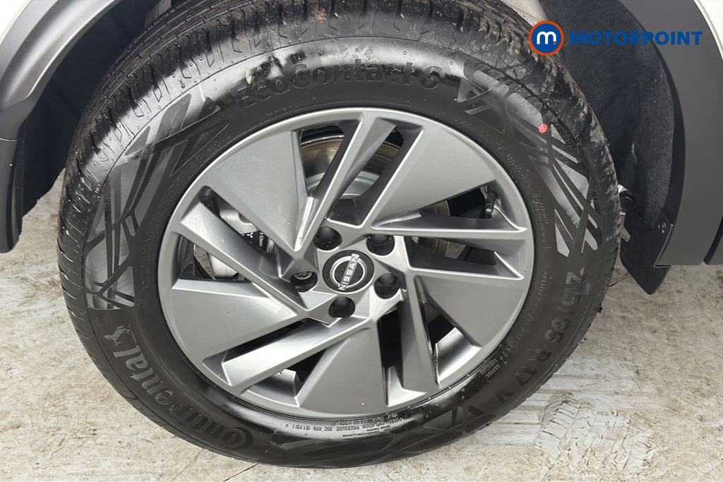 Nissan Qashqai Acenta Premium Manual Petrol SUV - Stock Number (1683504) - 46th supplementary image