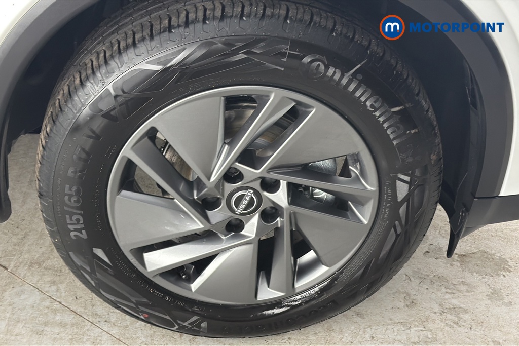 Nissan Qashqai Acenta Premium Manual Petrol SUV - Stock Number (1683504) - 47th supplementary image