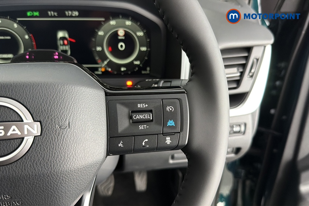 Nissan Qashqai N-Connecta Manual Petrol SUV - Stock Number (1683505) - 3rd supplementary image