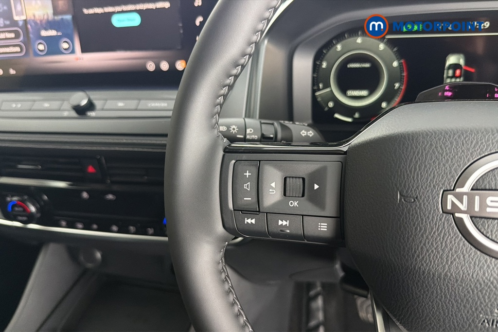 Nissan Qashqai N-Connecta Manual Petrol SUV - Stock Number (1683505) - 4th supplementary image