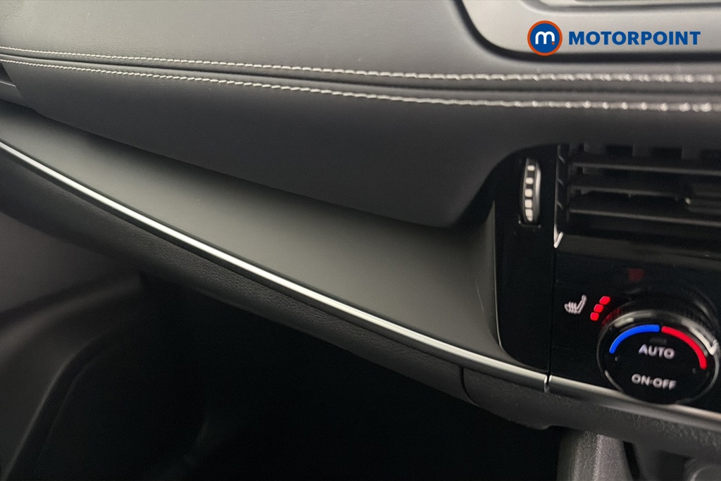 Nissan Qashqai N-Connecta Manual Petrol SUV - Stock Number (1683505) - 14th supplementary image