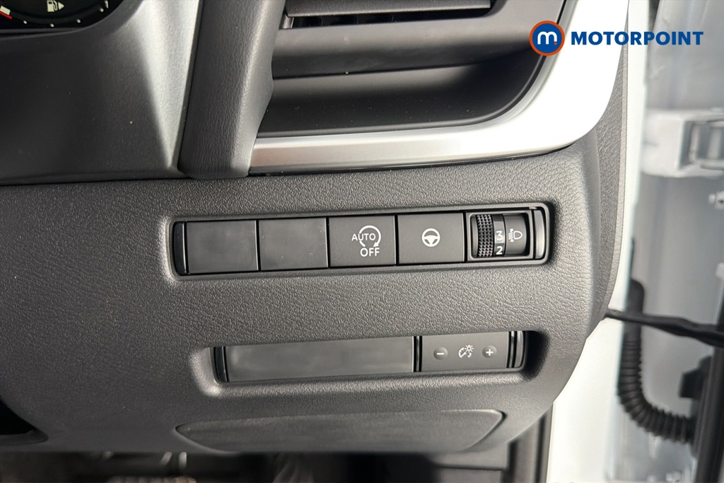Nissan Qashqai N-Connecta Automatic Petrol SUV - Stock Number (1683510) - 11th supplementary image
