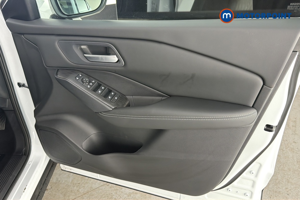 Nissan Qashqai N-Connecta Automatic Petrol SUV - Stock Number (1683510) - 18th supplementary image
