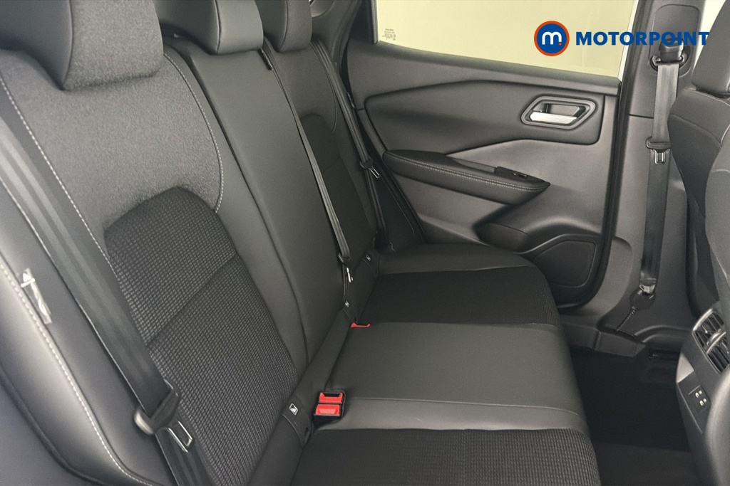 Nissan Qashqai N-Connecta Automatic Petrol SUV - Stock Number (1683510) - 25th supplementary image
