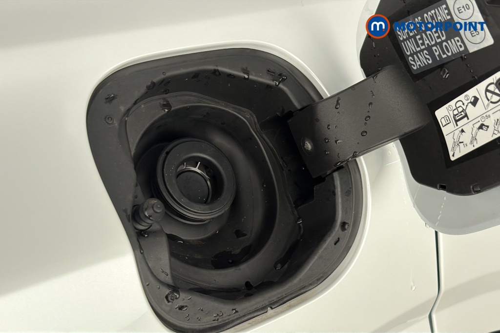 Nissan Qashqai N-Connecta Automatic Petrol SUV - Stock Number (1683510) - 41st supplementary image