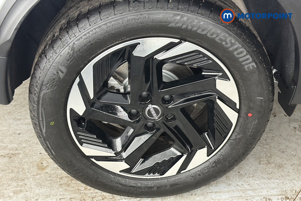 Nissan Qashqai N-Connecta Automatic Petrol SUV - Stock Number (1683510) - 46th supplementary image