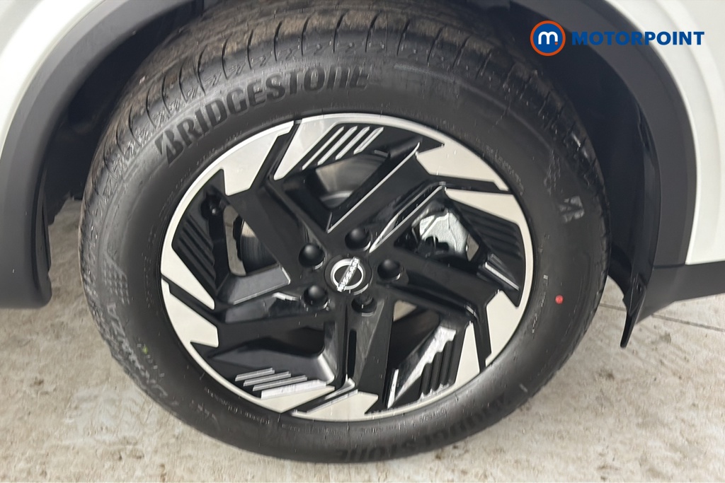 Nissan Qashqai N-Connecta Automatic Petrol SUV - Stock Number (1683510) - 47th supplementary image