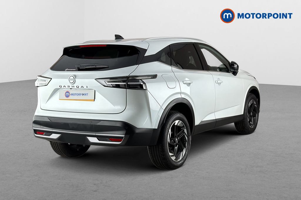 Nissan Qashqai N-Connecta Automatic Petrol SUV - Stock Number (1683510) - Passenger side rear corner