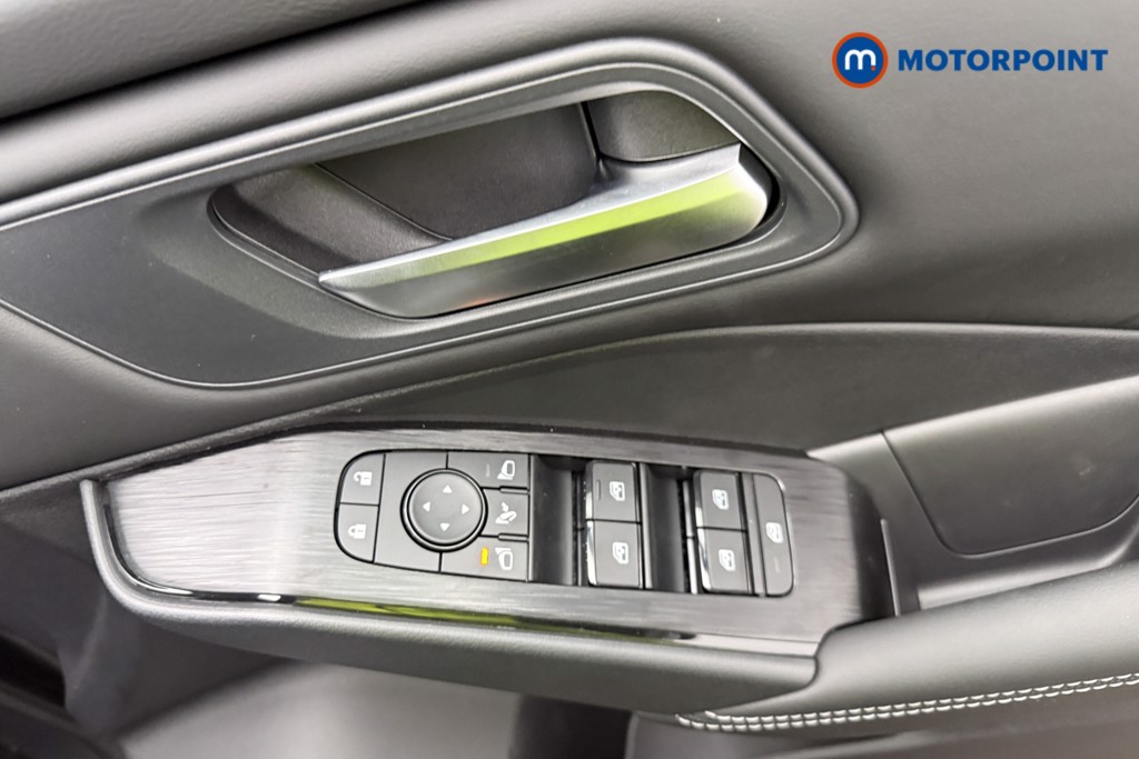 Nissan Qashqai N-Connecta Automatic Petrol SUV - Stock Number (1683512) - 21st supplementary image