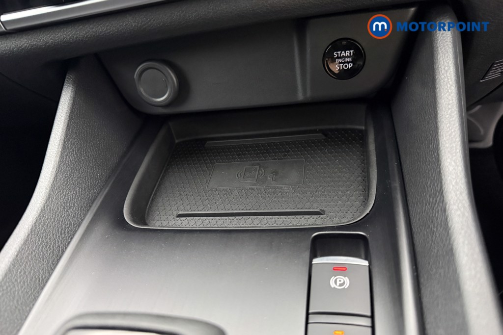 Nissan Qashqai N-Connecta Automatic Petrol SUV - Stock Number (1683512) - 32nd supplementary image