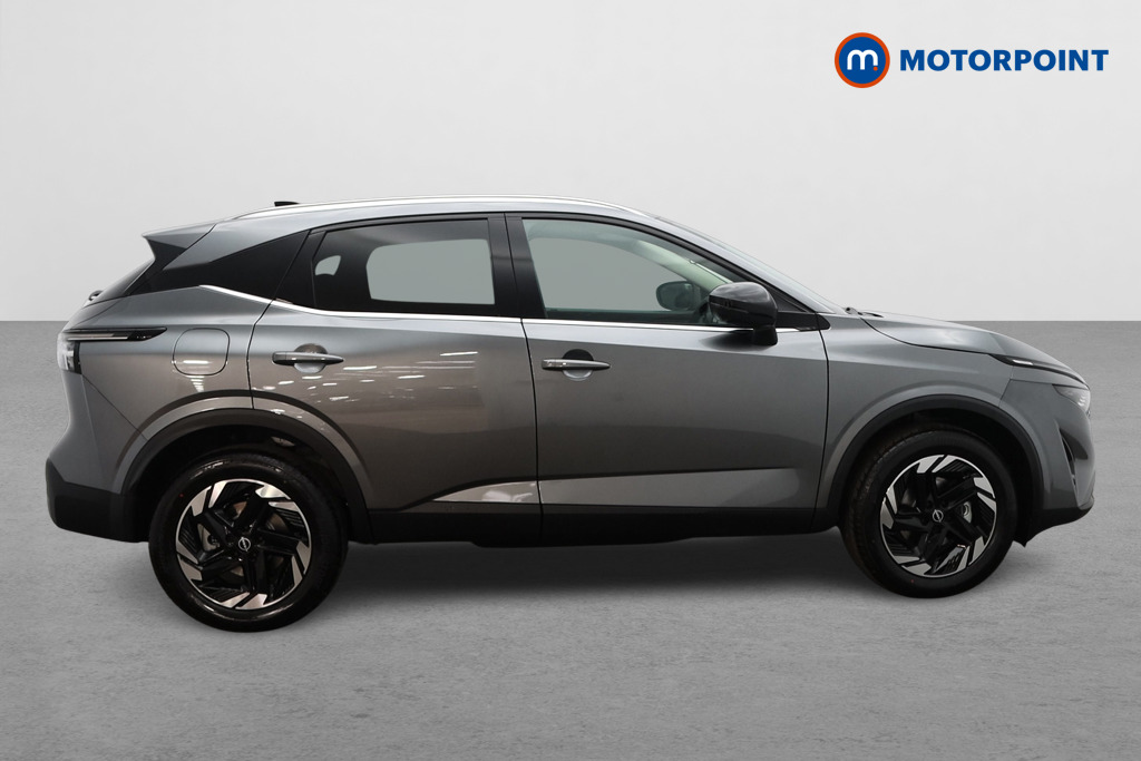 Nissan Qashqai N-Connecta Automatic Petrol SUV - Stock Number (1683512) - Drivers side