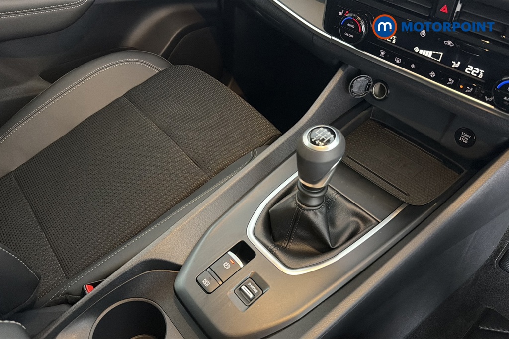 Nissan Qashqai N-Connecta Manual Petrol SUV - Stock Number (1683526) - 15th supplementary image