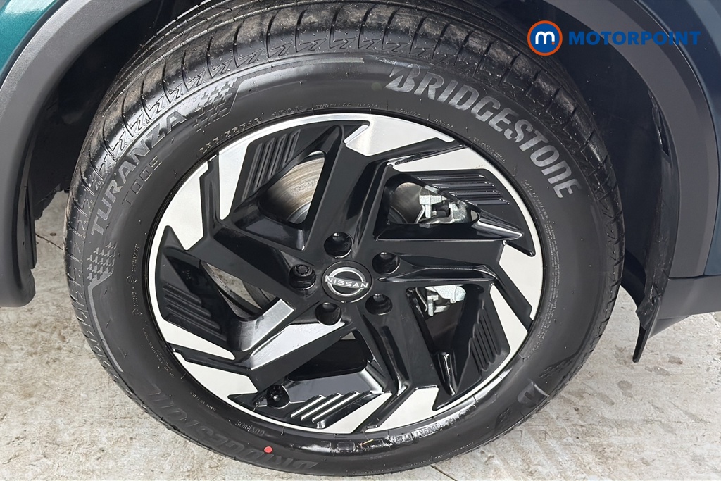 Nissan Qashqai N-Connecta Manual Petrol SUV - Stock Number (1683526) - 47th supplementary image