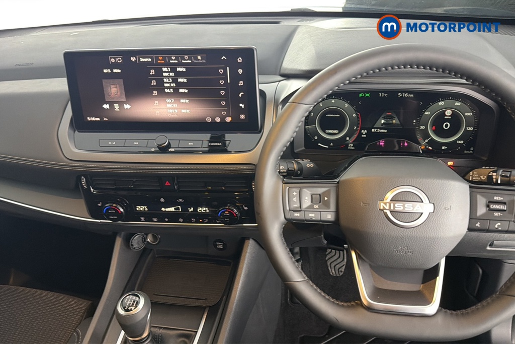Nissan Qashqai N-Connecta Manual Petrol SUV - Stock Number (1683526) - 1st supplementary image