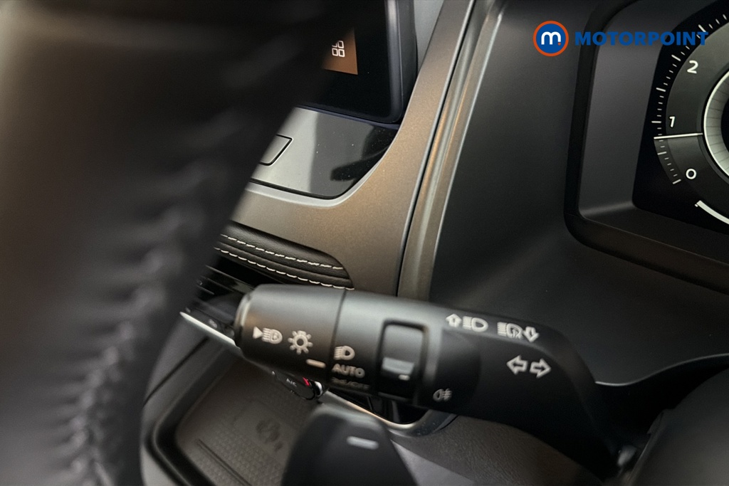 Nissan Qashqai N-Connecta Automatic Petrol SUV - Stock Number (1683549) - 5th supplementary image