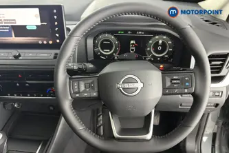 Nissan Qashqai N-Connecta Manual Petrol SUV - Stock Number (1683560) - 2nd supplementary image