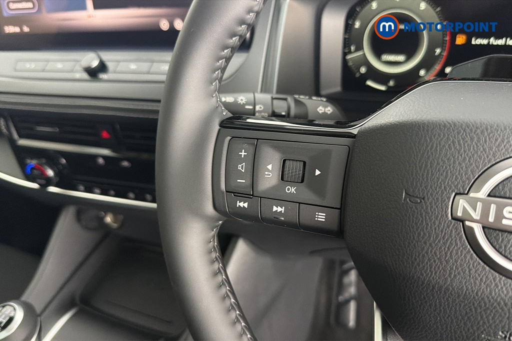 Nissan Qashqai N-Connecta Manual Petrol SUV - Stock Number (1683560) - 4th supplementary image