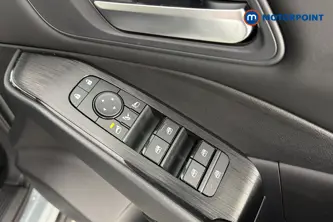 Nissan Qashqai N-Connecta Manual Petrol SUV - Stock Number (1683560) - 19th supplementary image