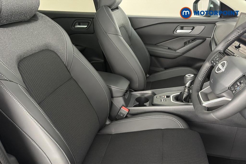 Nissan Qashqai N-Connecta Manual Petrol SUV - Stock Number (1683560) - 22nd supplementary image
