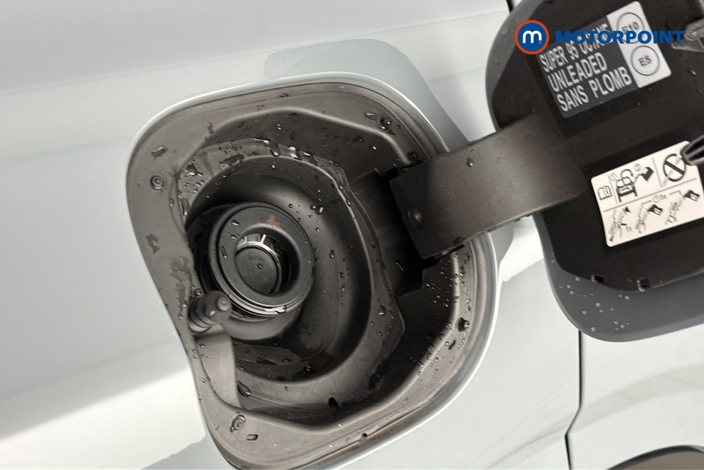 Nissan Qashqai N-Connecta Manual Petrol SUV - Stock Number (1683560) - 41st supplementary image
