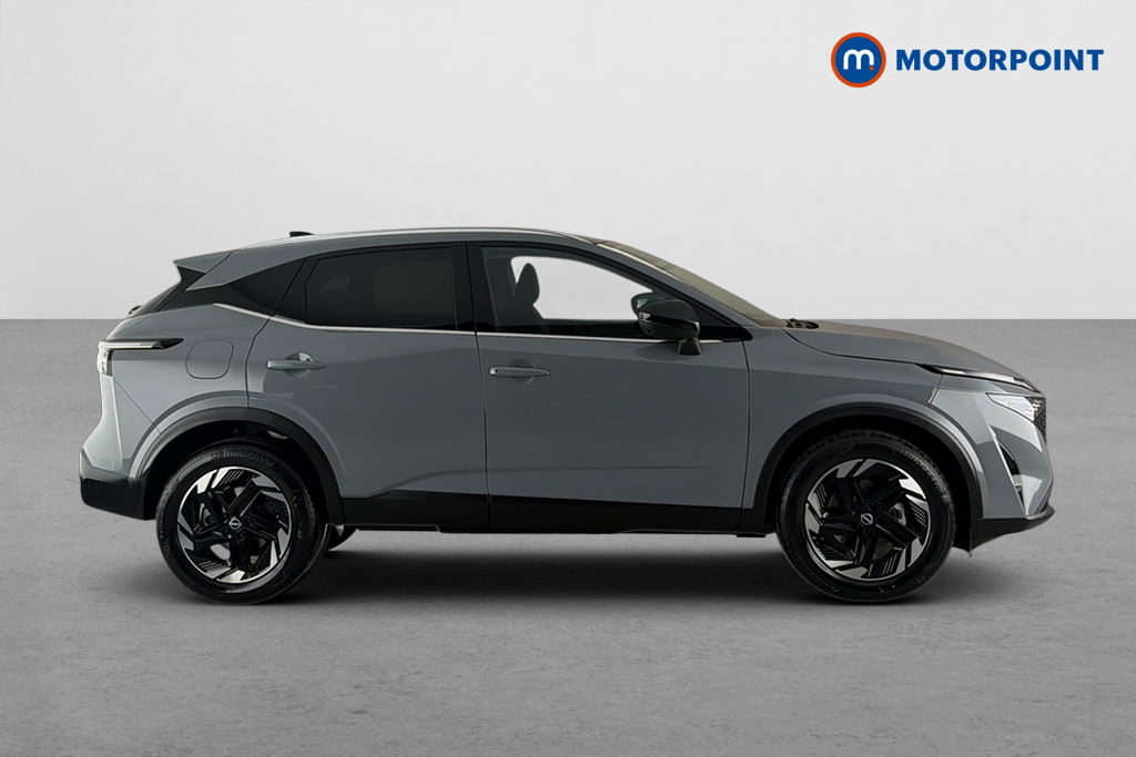 Nissan Qashqai N-Connecta Manual Petrol SUV - Stock Number (1683560) - Passenger side