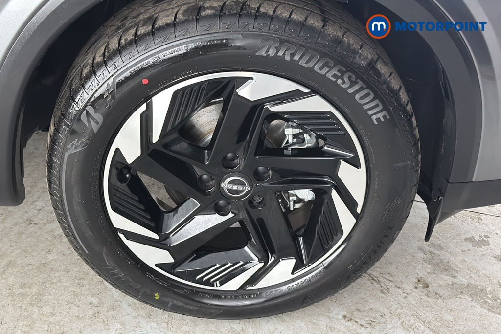 Nissan Qashqai N-Connecta Automatic Petrol SUV - Stock Number (1683572) - 47th supplementary image