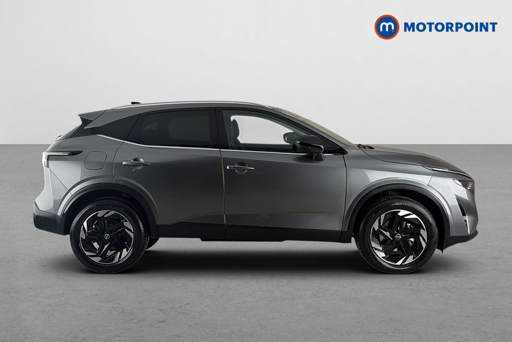 Nissan Qashqai N-Connecta Automatic Petrol SUV - Stock Number (1683572) - Passenger side