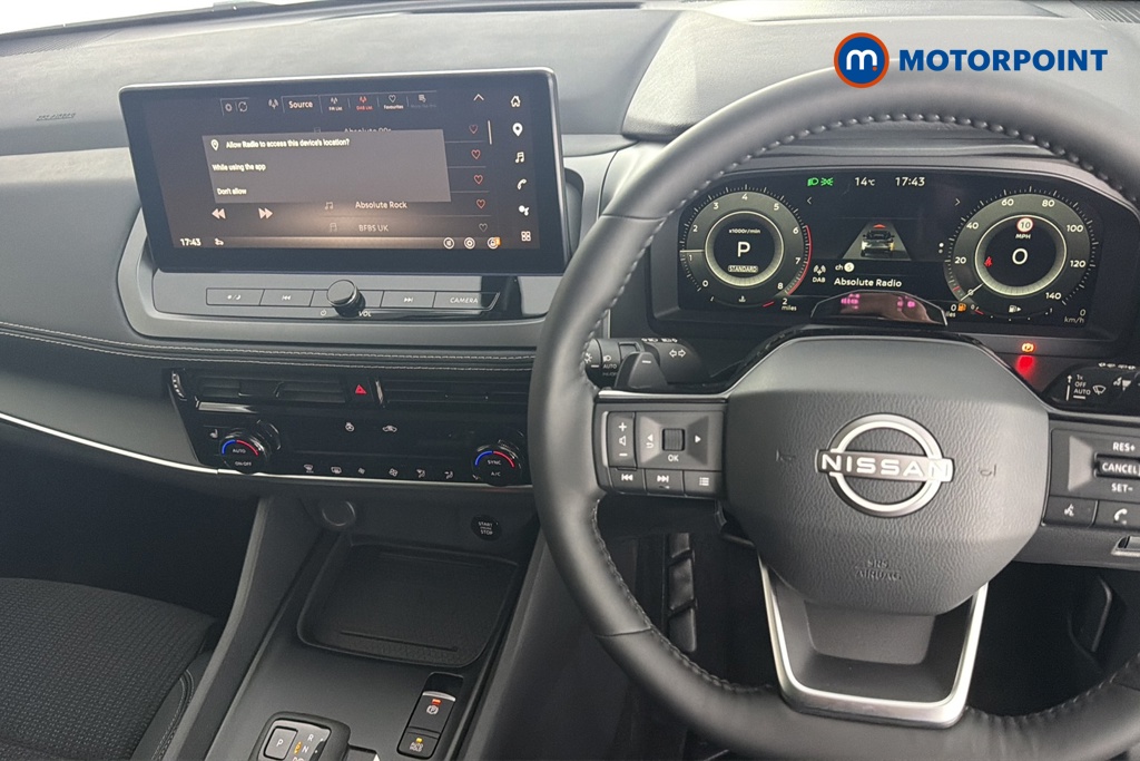 Nissan Qashqai N-Connecta Automatic Petrol SUV - Stock Number (1683572) - 1st supplementary image