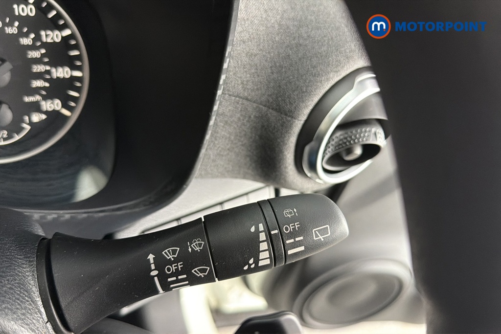 Nissan Juke Acenta Premium Automatic Petrol SUV - Stock Number (1687103) - 6th supplementary image
