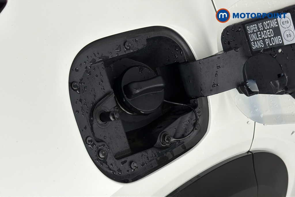 Nissan Juke Acenta Premium Automatic Petrol SUV - Stock Number (1687103) - 41st supplementary image