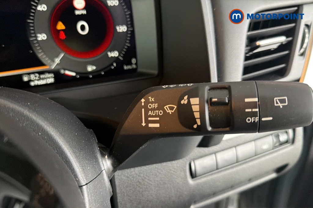 Nissan Qashqai N-Connecta Automatic Petrol-Electric Hybrid SUV - Stock Number (1687670) - 6th supplementary image