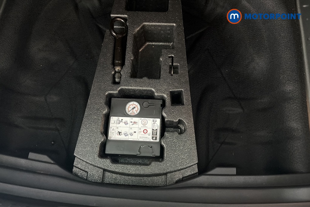 Skoda Karoq Se L Automatic Petrol SUV - Stock Number (1687675) - 33rd supplementary image