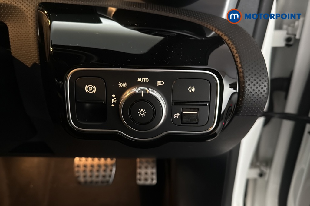 Mercedes-Benz CLA Amg Line Automatic Petrol Coupe - Stock Number (1688117) - 11th supplementary image