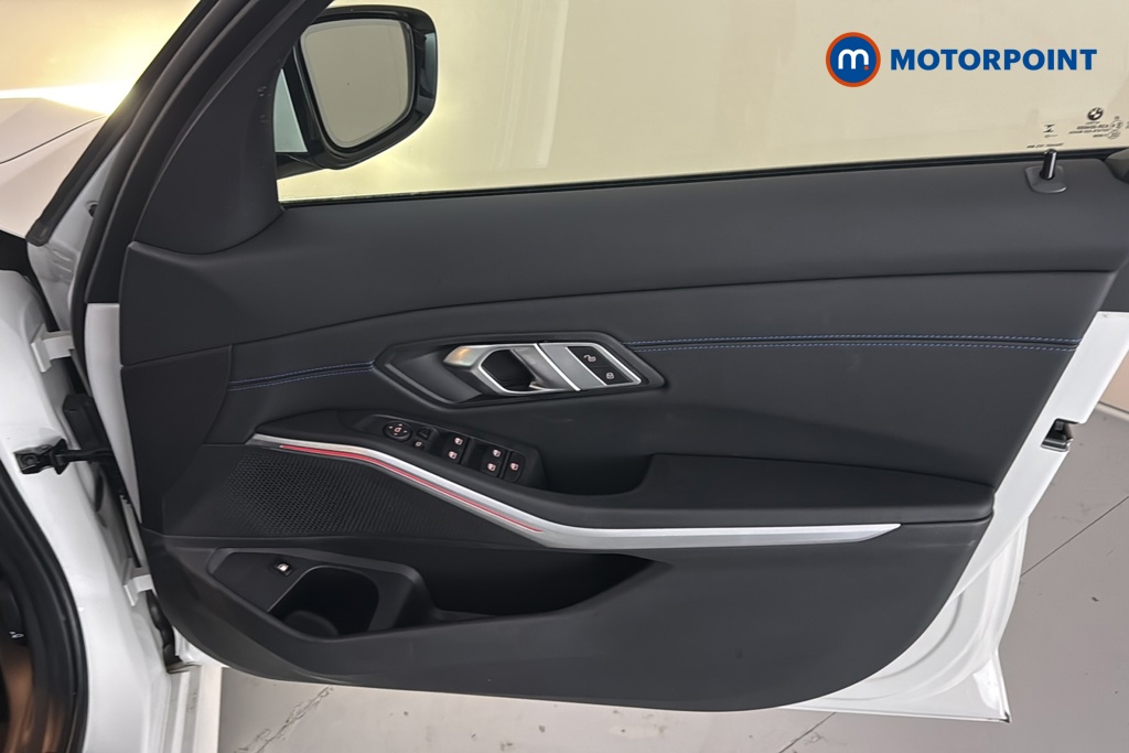 BMW 3 Series M Sport Automatic Petrol Plug-In Hybrid Saloon - Stock Number (1688166) - 18th supplementary image