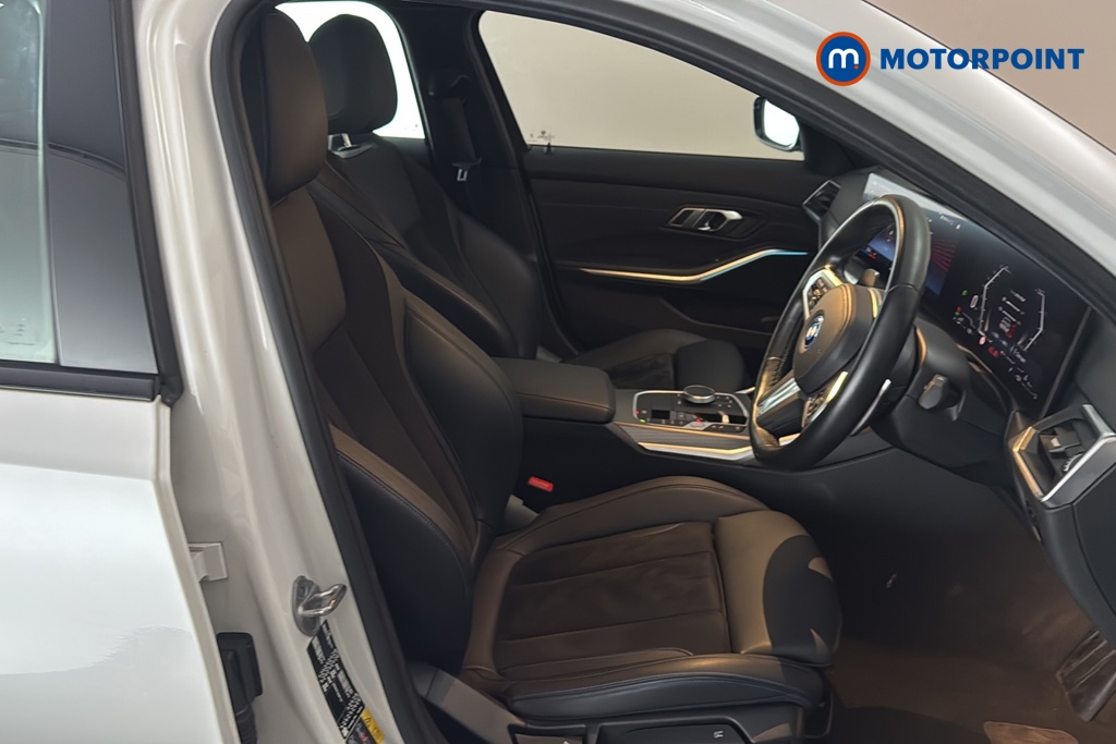 BMW 3 Series M Sport Automatic Petrol Plug-In Hybrid Saloon - Stock Number (1688166) - 22nd supplementary image