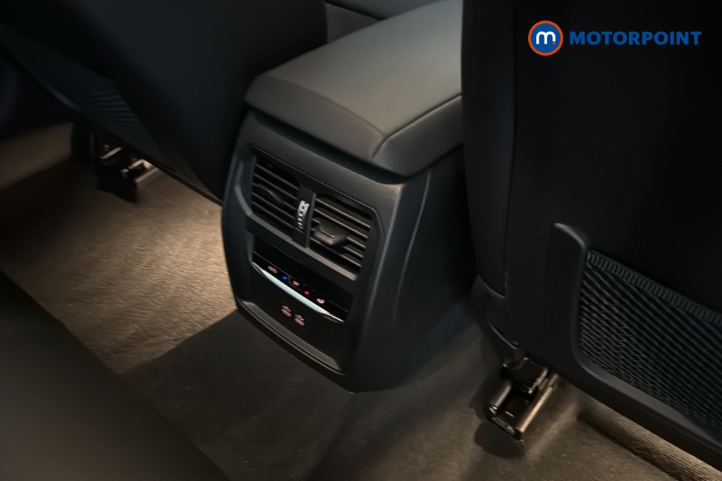 BMW 3 Series M Sport Automatic Petrol Plug-In Hybrid Saloon - Stock Number (1688166) - 28th supplementary image