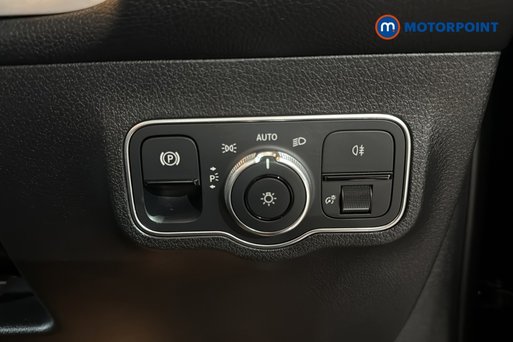 Mercedes-Benz GLB Amg Line Automatic Petrol SUV - Stock Number (1688479) - 11th supplementary image