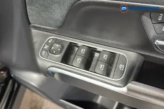 Mercedes-Benz GLB Amg Line Automatic Petrol SUV - Stock Number (1688479) - 19th supplementary image