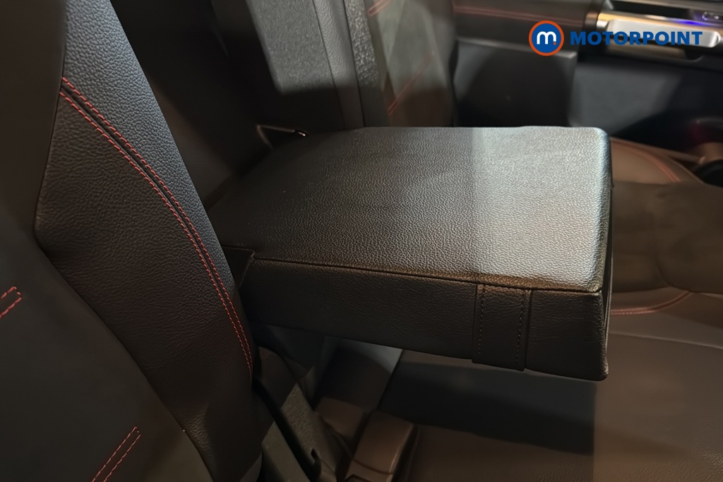 Mercedes-Benz GLB Amg Line Automatic Petrol SUV - Stock Number (1688479) - 26th supplementary image