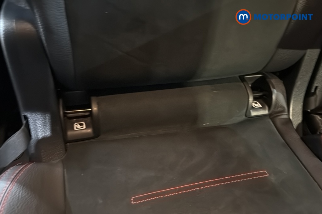 Mercedes-Benz GLB Amg Line Automatic Petrol SUV - Stock Number (1688479) - 27th supplementary image